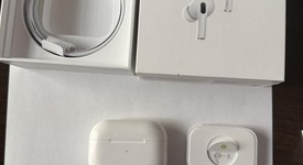 Used
													Apple AirPods Pro 2 - Lightning, photo 1 of 9