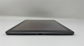 Mint
													Apple iPad 7th Gen - Unlocked, Gray, 128 GB, A2200, photo 3 of 6