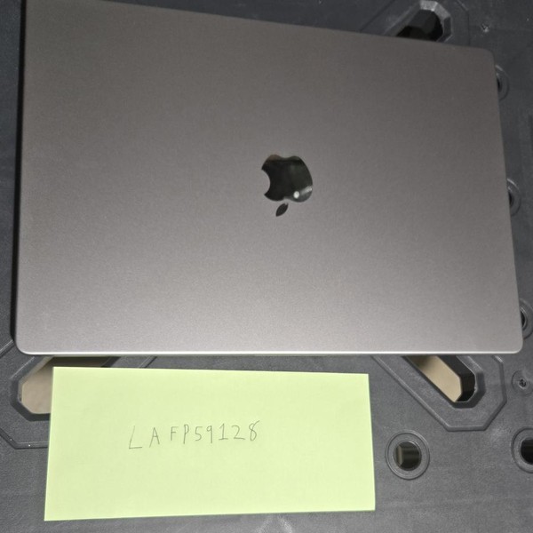 MacBook Pro 2023 - 16 inch - 1 TB, Gray, 32 GB, Apple M2 Max