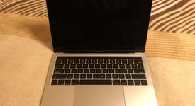 Good
													MacBook Pro 2017 (With Touch Bar) - 13" - I5, Silver, 1 TB, 8 GB, photo 1 of 12