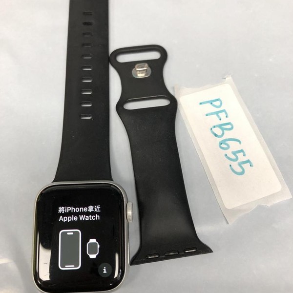 Apple Watch Series 5 40mm - Silver, A2092 - GPS, Aluminum