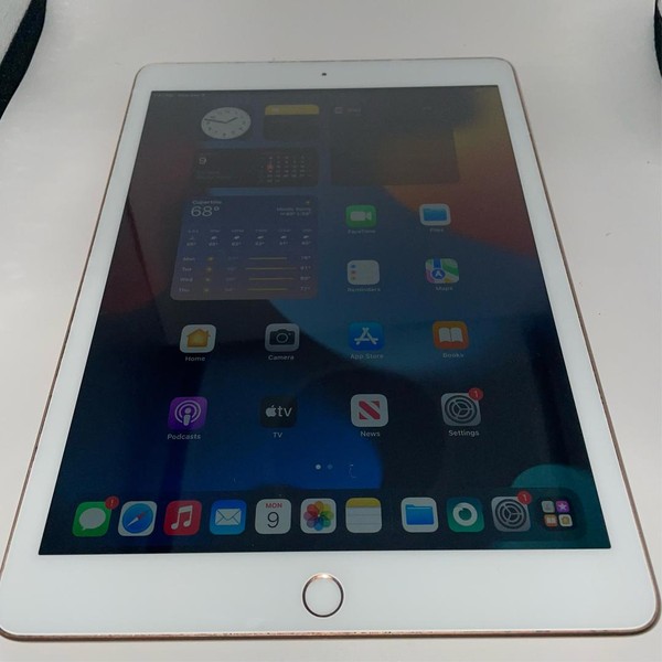 Apple iPad (8th Gen) - Wi-Fi, 32 GB, Gold, A2270