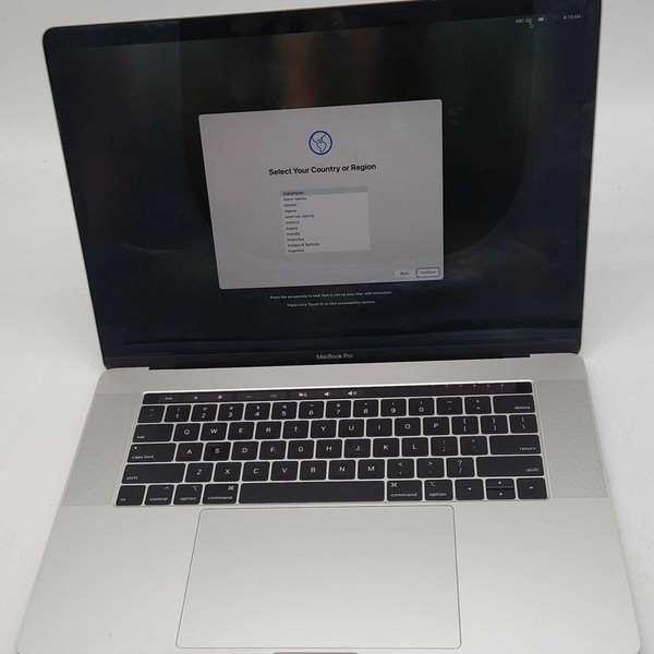 MacBook Pro 2018 (With Touch Bar) - 15 inch - 256 GB, Silver, 16 GB, Intel Core i7