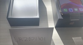 Mint
													Apple iPhone 11 Pro Max - Unlocked, Gold, 256 GB, A2161, photo 2 of 6