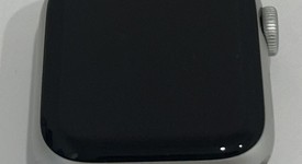 Good
													Apple Watch SE 2nd Gen 40mm - Silver, A2722 - GPS, Aluminum, photo 2 of 7