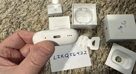 Used
													Apple AirPods Pro 2 - Lightning, photo 5 of 13