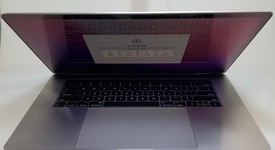 Good
													MacBook Pro 2016 (With Touch Bar) - 15" - Gray, 512 GB, 16 GB, photo 1 of 4