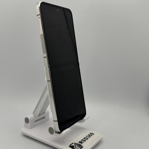 Samsung Galaxy Z Flip5 - Unlocked, Cream, 512 GB, 8 GB, SM-F731U1