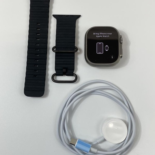 Apple Watch Ultra 49mm - Unlocked, Titanium, A2622