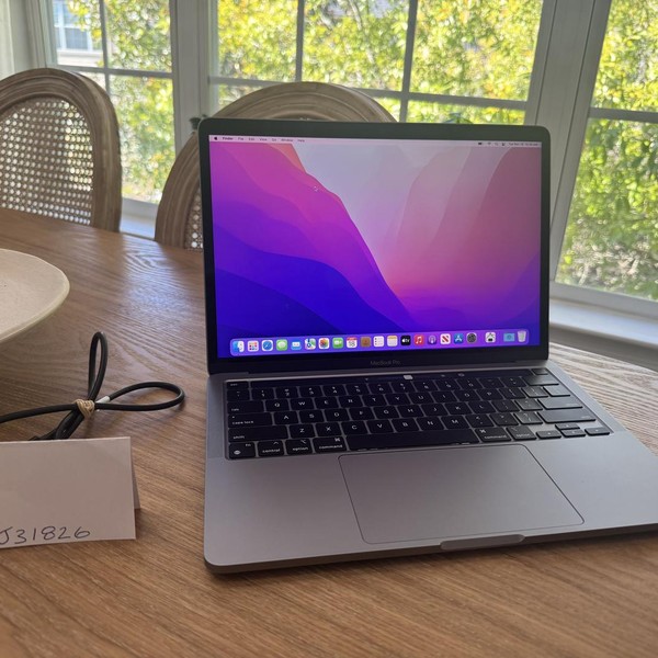 MacBook Pro 2020 - 13 inch - 512 GB, Gray, 8 GB, Apple M1