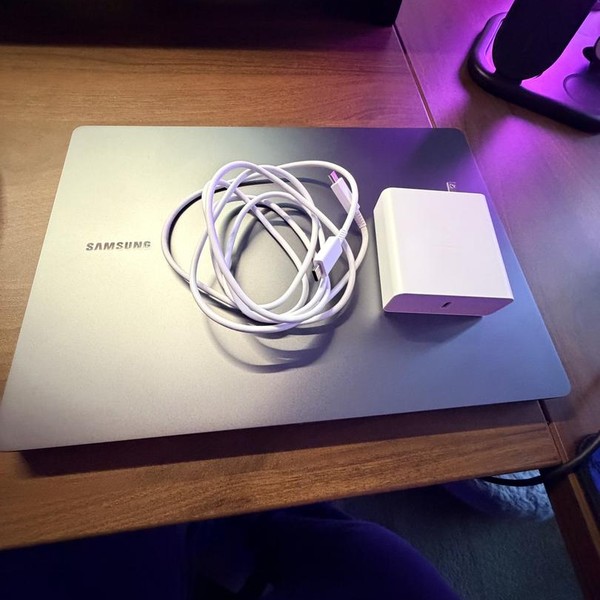 Samsung Galaxy Book5 Pro - 1 TB, Gray, 32 GB, Intel Core Ultra 7, 14 inch