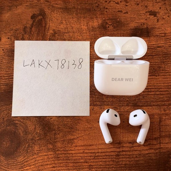 Apple AirPods (4th Gen) - Standard