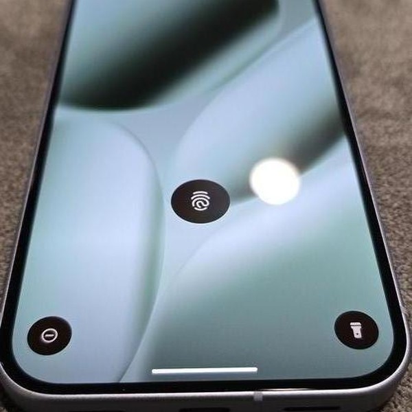 Google Pixel 10 - Unlocked, 128 GB, Frost, GLBW0