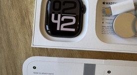 Good
													Apple Watch Series 10 46mm - Unlocked, Black, A3003 - Cellular, Aluminum, photo 4 of 15