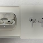 Used Apple AirPods Pro - Wireless Case