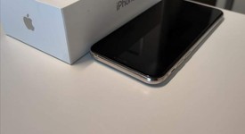 Good
													Apple iPhone Xs - AT&T, Silver, 256 GB, A1920, photo 4 of 9