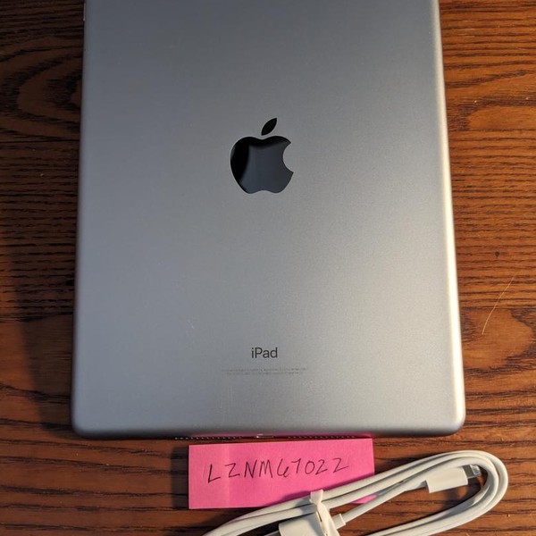 Apple iPad 5th Gen - Wi-Fi, 128 GB, Silver, A1822