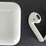 Used Apple AirPods (2nd Gen) - Lightning Case