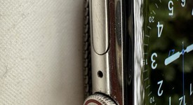 Good
													Apple Watch Series 6 44mm - Unlocked, Silver, A2294 - Cellular, Stainless Steel, photo 3 of 9
