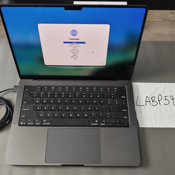 MacBook Pro 2025 - 14 inch - 512 GB, Space Black, 16 GB, Apple M5