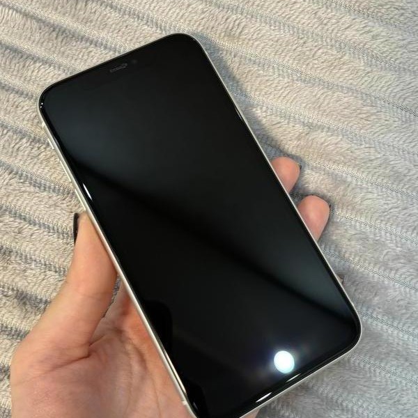 Apple iPhone 11 - Unlocked, 64 GB, White, A2111