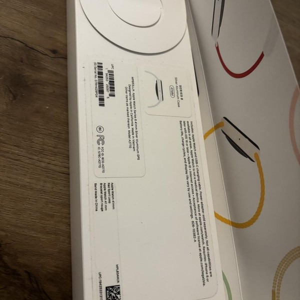 Apple Watch Series 8 41mm - Silver, A2770 - GPS, Aluminum