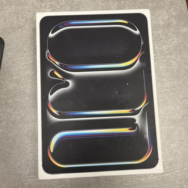 Apple iPad Pro 11 inch (M4) 2024 - Unlocked, 512 GB, Black, 8 GB, A2837, Standard Glass