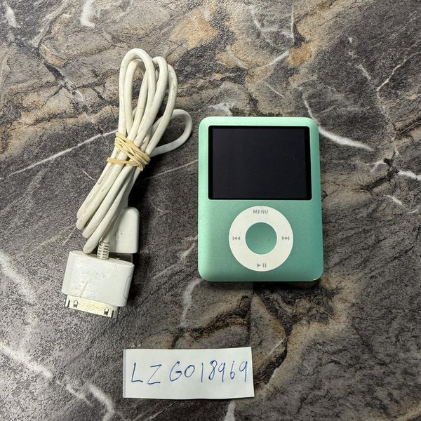 Apple iPod Nano 3rd Gen - 8 GB, Green