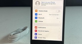 Mint
													Apple iPhone SE 3rd Gen 2022 - Unlocked, Midnight, 64 GB, A2595, photo 3 of 14