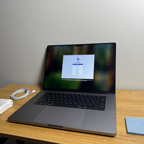 MacBook Pro 2021 - 16 inch - 512 GB, Gray, 16 GB, Apple M1 Pro 10-core