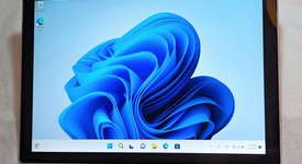 Good
													Microsoft Surface Pro 5 (2017) - Wi-Fi, Silver, 128 GB, 8 GB, photo 2 of 5