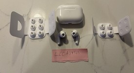 Used
													Apple AirPods Pro - Wireless Case, photo 1 of 3