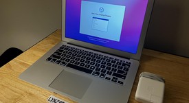 Good
													MacBook Air 2017 - 13" - I5, Silver, 256 GB, 8 GB, photo 1 of 6