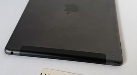 Good
													Apple iPad 9th Gen - Unlocked, Gray, 64 GB, A2603, photo 3 of 7