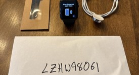 Good
													Apple Watch SE 1st Gen 44mm - Gray, A2352 - GPS, Aluminum, photo 1 of 8