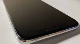 Good
													Apple iPhone Xs - Unlocked, Silver, 256 GB, A1920, photo 3 of 9