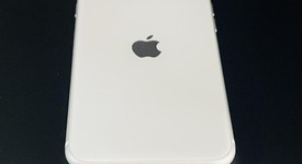 Mint
													Apple iPhone SE 2nd Gen 2020 - Unlocked, White, 64 GB, A2275, photo 3 of 4