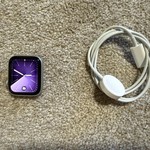 Good Apple Watch SE (2nd Gen) 44mm - Unlocked, Silver, A2727 - Cellular, Aluminum