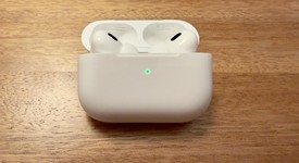 Used
													Apple AirPods Pro 2 - Lightning, photo 3 of 11