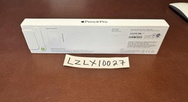 New
													Apple Pencil Pro, photo 1 of 3