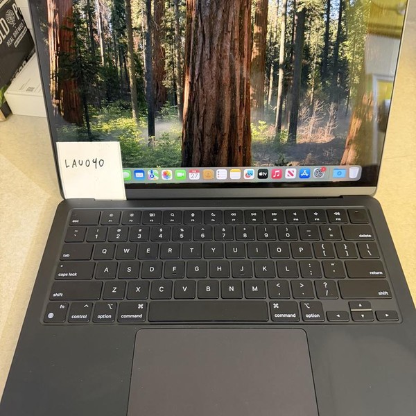 MacBook Air 2022 (M2) - 13 inch - 256 GB, Midnight, 8 GB, Apple M2