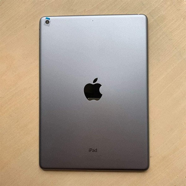 Apple iPad 5th Gen - Wi-Fi, 32 GB, Gray, A1822