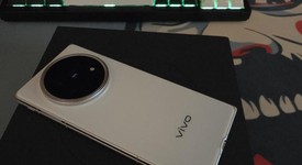 Mint
													Vivo X Fold5 - Unlocked Non-US, White, 512 GB, 12 GB, photo 4 of 11