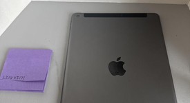 Good
													Apple iPad 9th Gen - Unlocked, Gray, 64 GB, A2603, photo 3 of 5