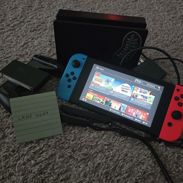 Nintendo Switch - 32 GB, Red & Blue