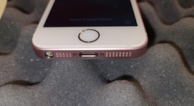 Good
													Apple iPhone SE 1st Gen 2016 - Unlocked, Rose Gold, 64 GB, A1662, photo 5 of 6