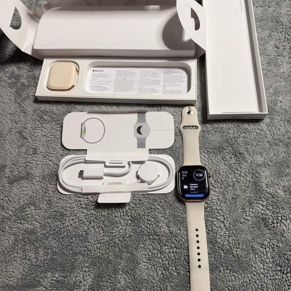 Apple Watch Series 10 46mm - Unlocked, Gold, A3003 - Cellular, Titanium