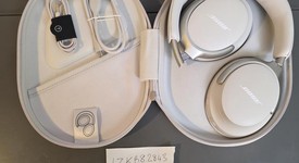 Used
													Bose QuietComfort Ultra Headphones - White, photo 2 of 12