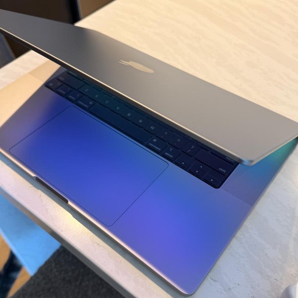 MacBook Pro 2021 - 16 inch - 512 GB, Gray, 16 GB, Apple M1 Pro 10-core