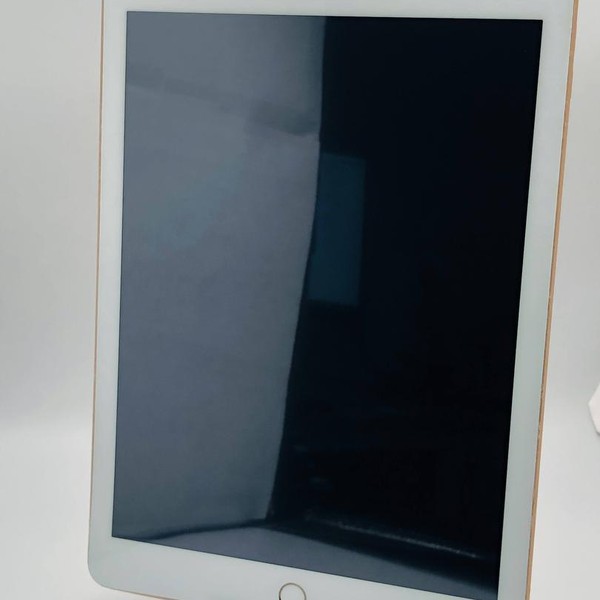 Apple iPad 6th Gen - Unlocked, 128 GB, Gold, A1954